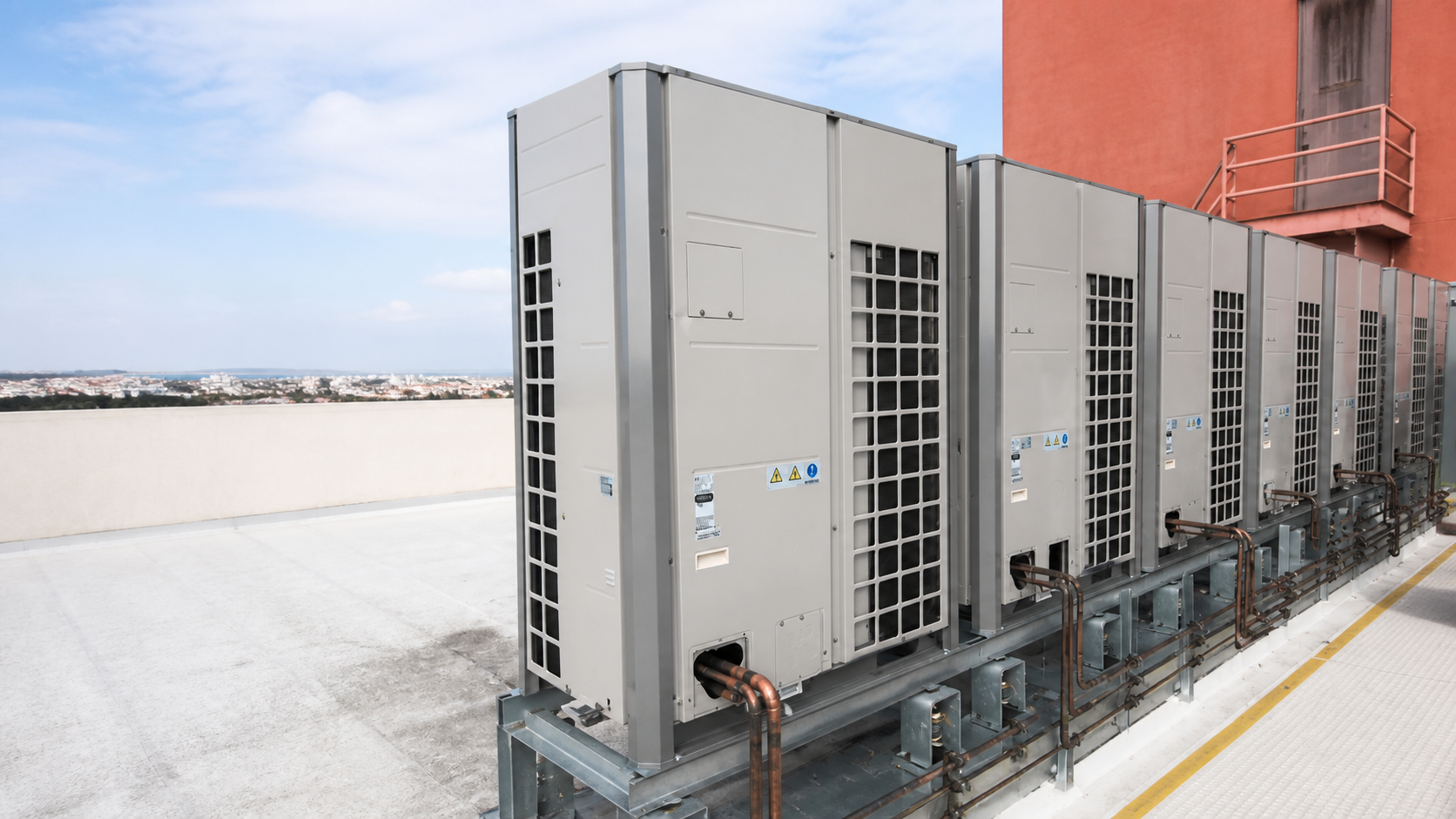 Sistema VRF instalado en la cubierta de un edificio